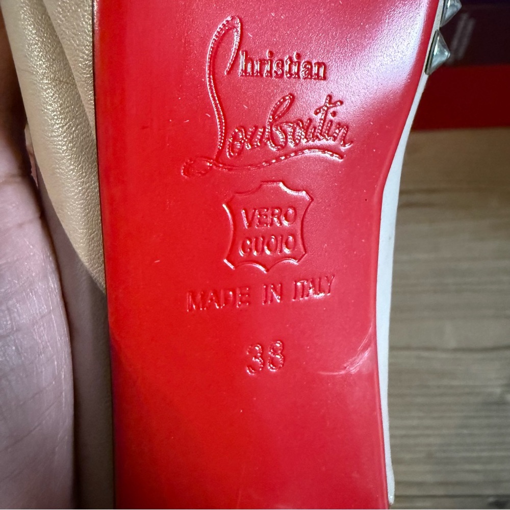 Christian Louboutin Red Sole with Beige Upper - Picture 5 of 7